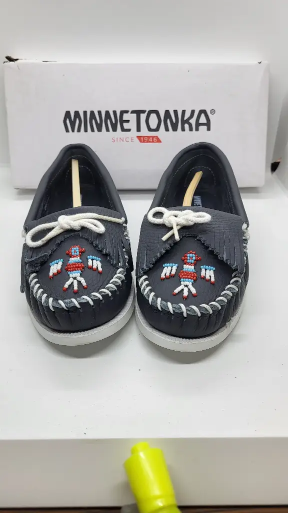 Minnetonka Women's Thunderbird Moccasin Sz 6.5 womens 