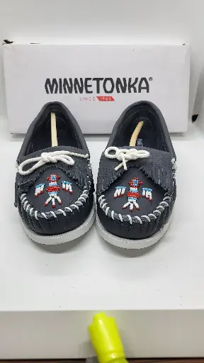 Minnetonka Women's Thunderbird Moccasin Sz 6.5 womens 